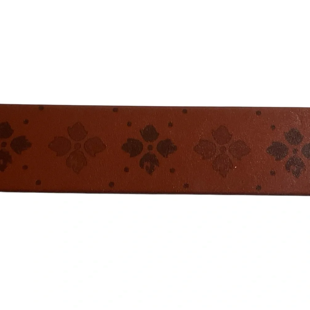 Patricia Nash leather brown belt with signature design, size M. NWT